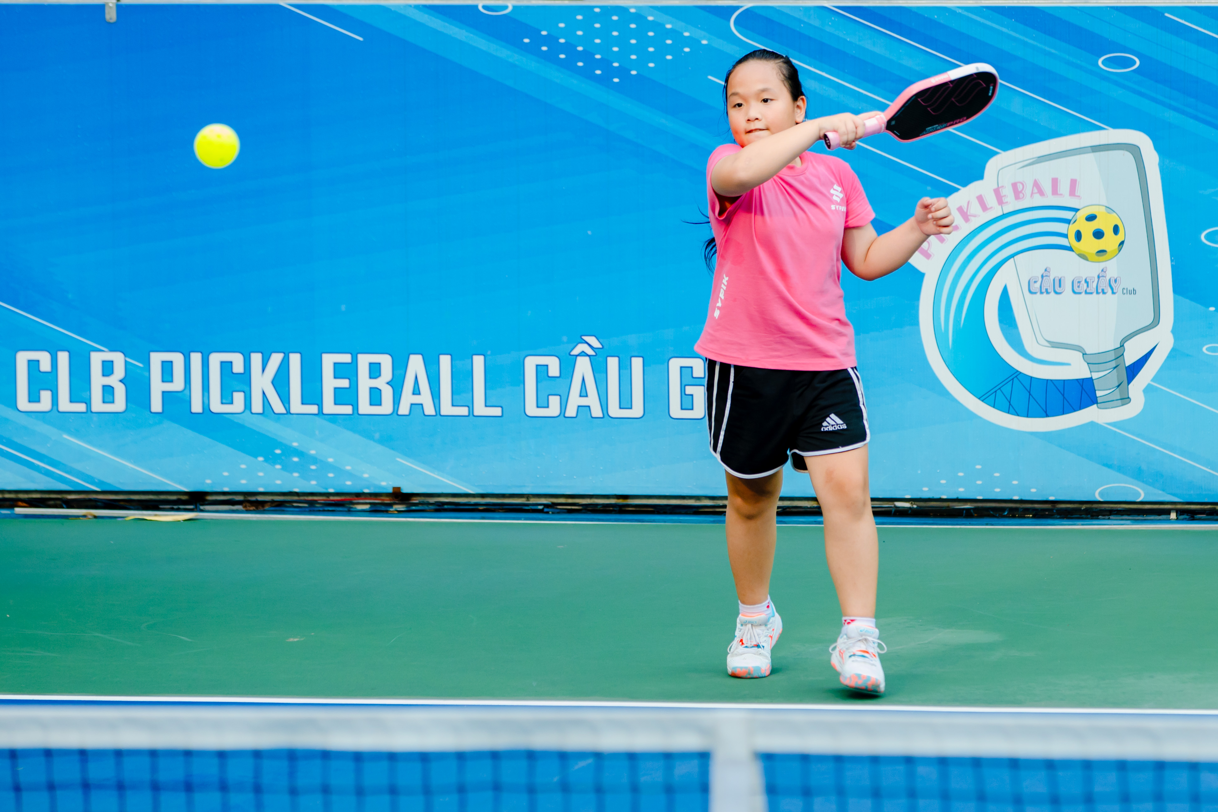 Những lợi ích Pickleball là một môn thể thao rèn luyện sức khoẻ trẻ từ 6 tuổi trở lên